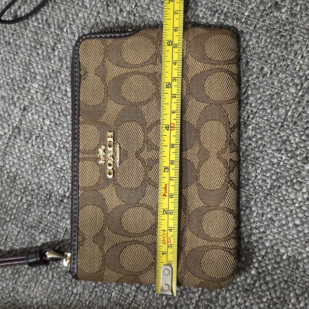 NWT Coach Outline Signature Corner Zip Wristlet - Picture 14 of 16